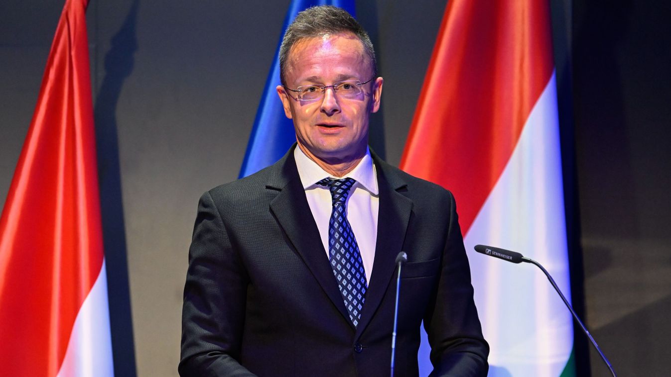 Szijjártó: igazi nagy nemzeti célkitűzés a magyar űrhajós program (videó)