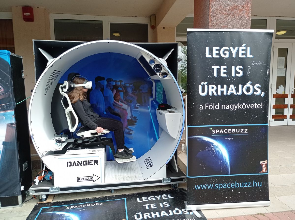 A VR-űrkabinban kívülről láthatták a Földet
