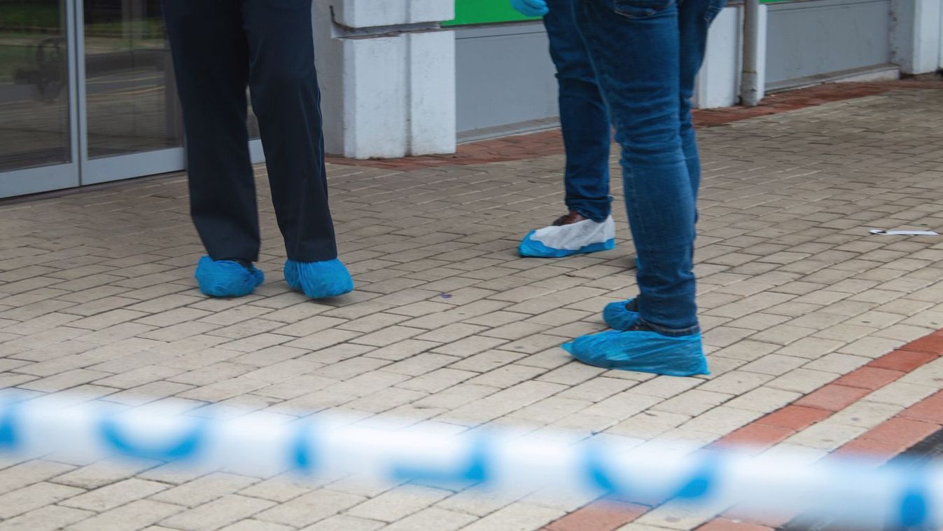 Fegyveres rablás volt Debrecenben, elmenekültek a sísapkás tettesek