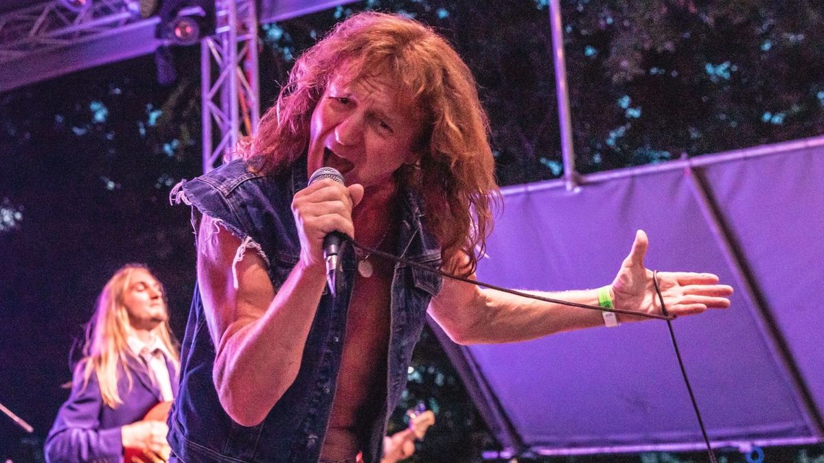 Koncertet is tartogat az idei Debrecen Drive: AC/DC slágerekkel tér vissza a Nagyerdei Víztorony színpadára a DC/79 zenekar