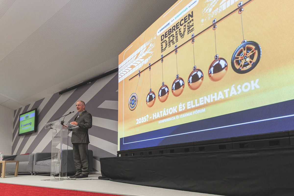 Debrecen Drive, konferencia, Debrecen, elektromobilitás, autók, Papp László, Kósa Lajos