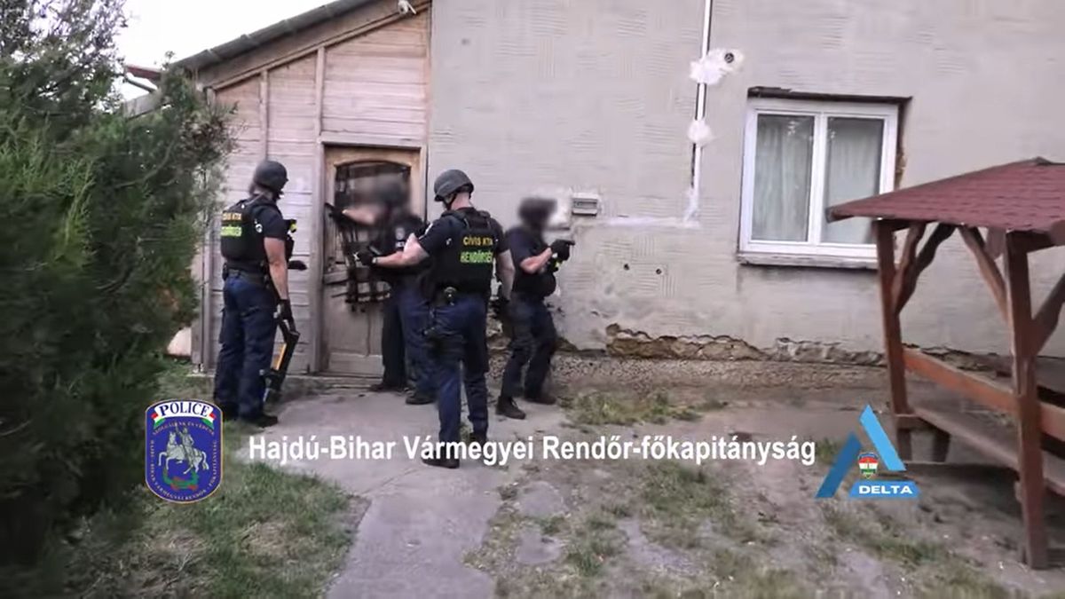 Tudtak élni a kabai kábósok, úgy szívtak, mint a kolumbiai drogbárók! Mesés vagyon került elő! – videóval
