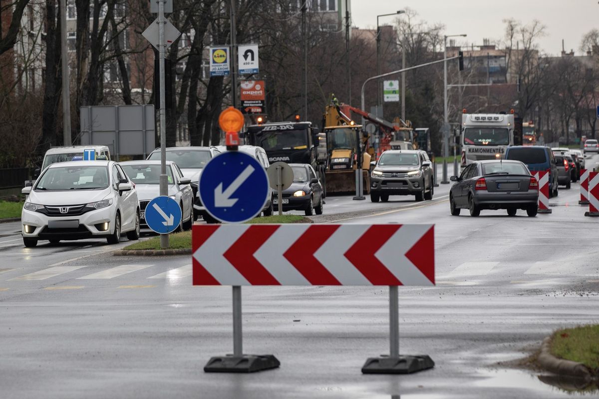 Torlódások elkerülés miatt érdemes lesz kerülni a Külsővásártér csomópontot