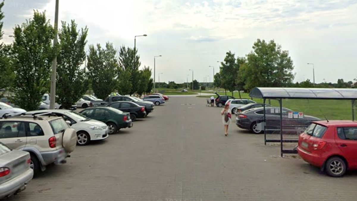 Hogy gondolta ezt a kisbuszos? Megdöbbentette a fiatal édesanyát, amit a bolt parkolójában tapasztalt