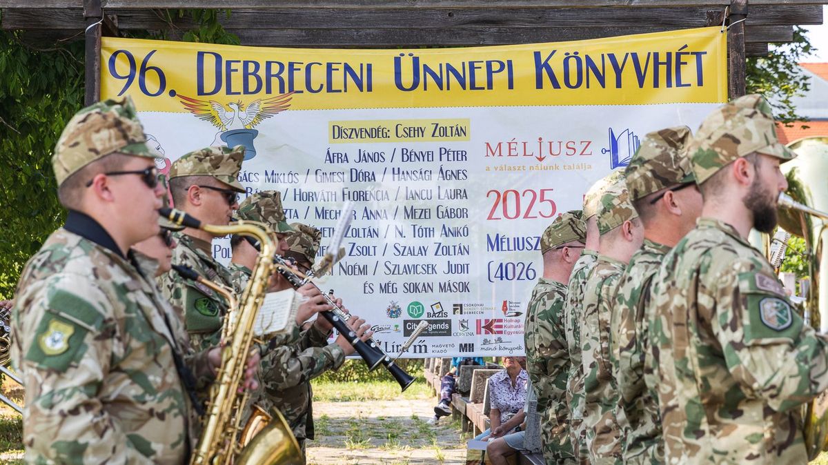 Megnyitott a 96. Debreceni Ünnepi Könyvhét