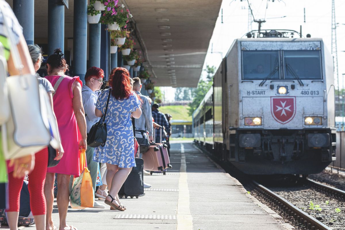 Aranypart expressz, Debrecen, Balaton, nyár, utas, nyaral, vonat, MÁV