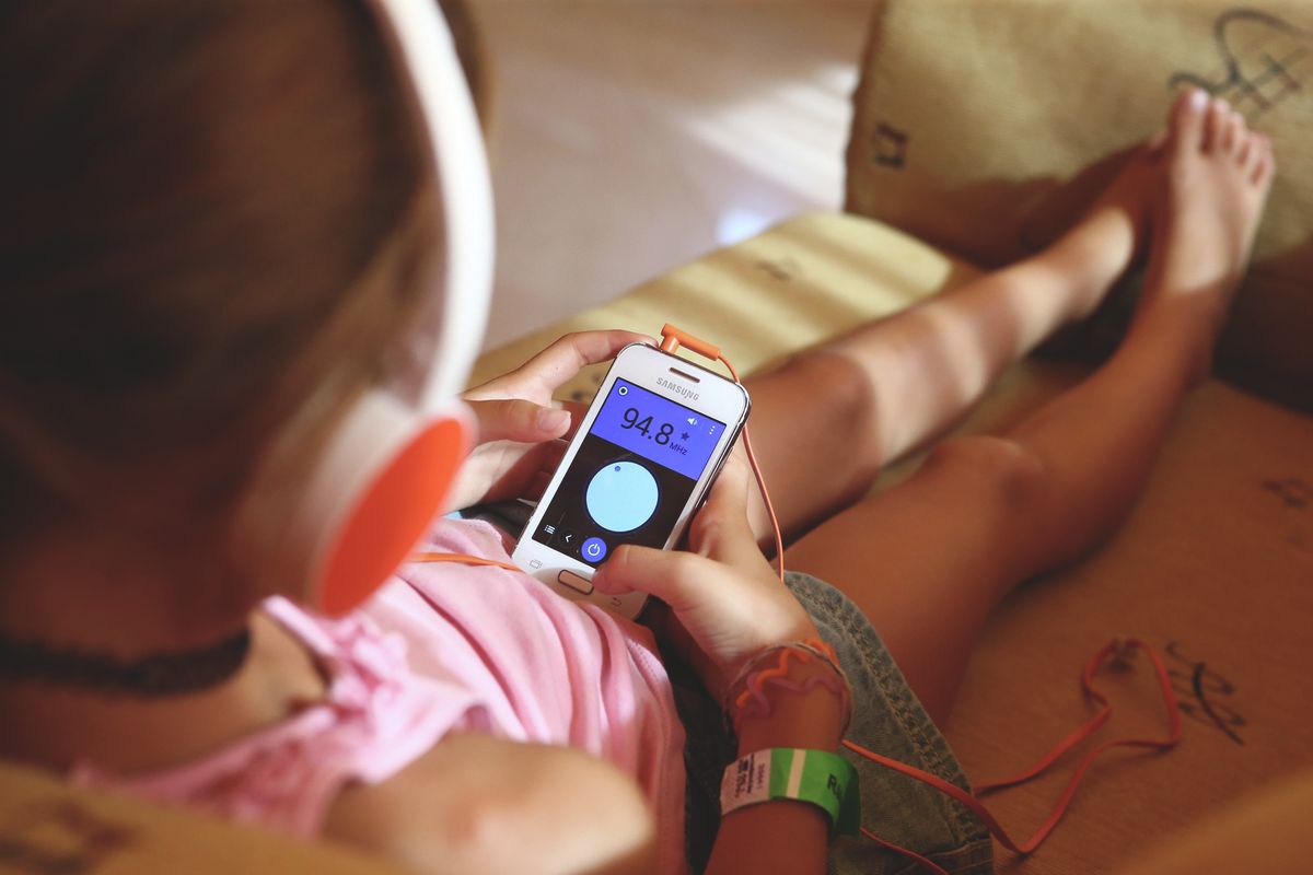 szülői felügyelet appok, parental control, szülő, gyerek, digitális, veszély