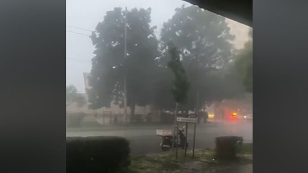 Brutális videón, hogyan csapott le pillanatok alatt a vihar Debrecenre!