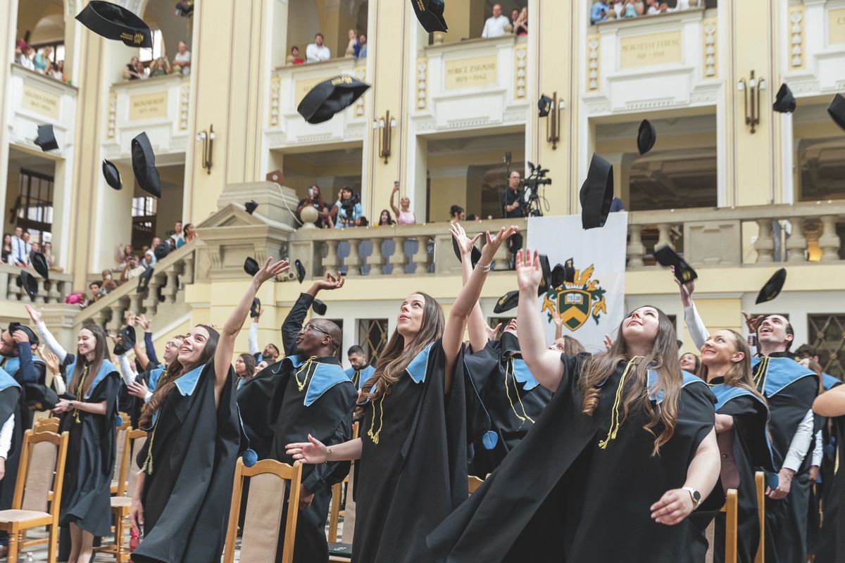 VMP20250621_diplomaosztó_DE_gyógyszertudományi_kar_HAON_068