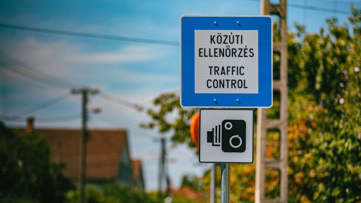 Úgy szórta a sárga csekkeket ez a debreceni traffibox, mint krupié a zsetont!