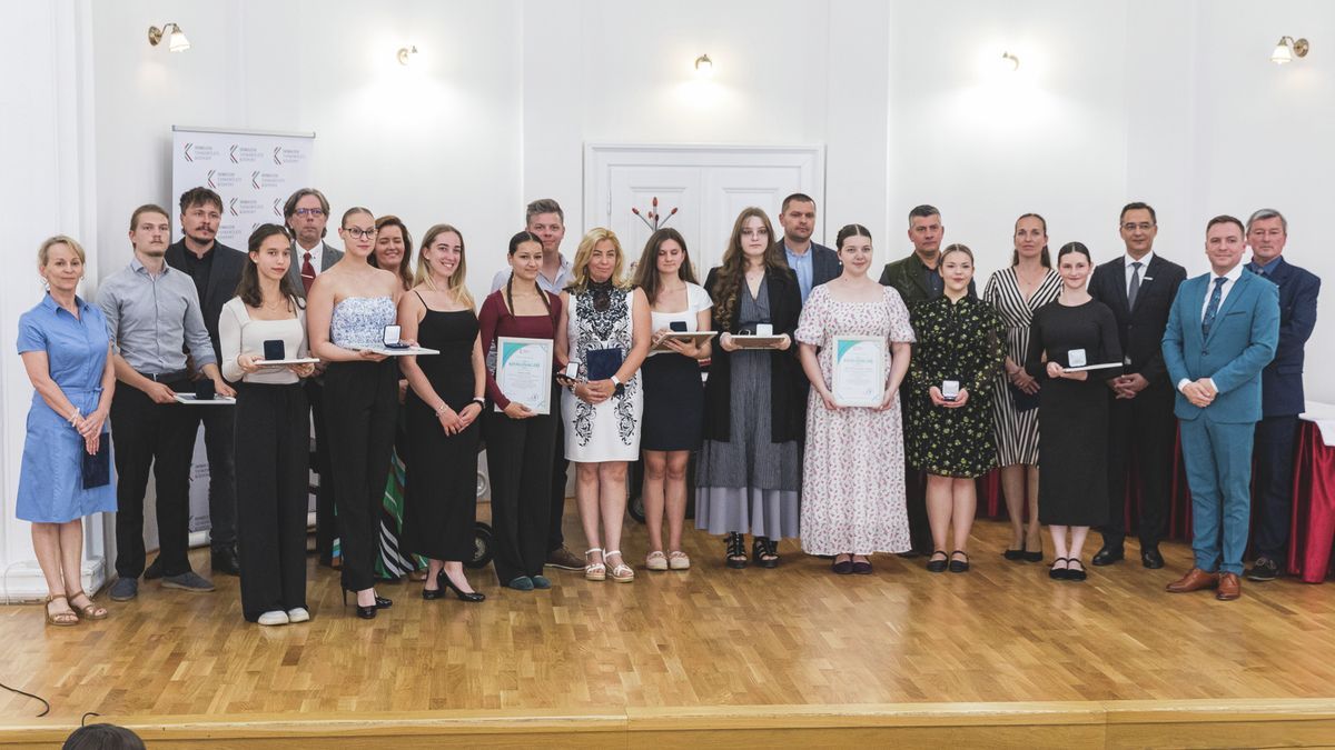 Országos versenyeken is lehengerlően szerepeltek, elismerték a debreceni diákok munkáját – fotókkal!