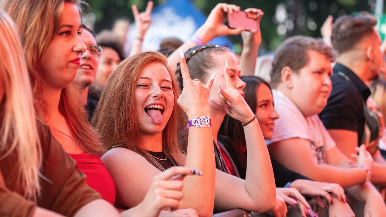 Kiheverted már az óriási csütörtöki bulit? Amíg készülsz a Campus péntek estéjére, addig keresd magad a képeken!