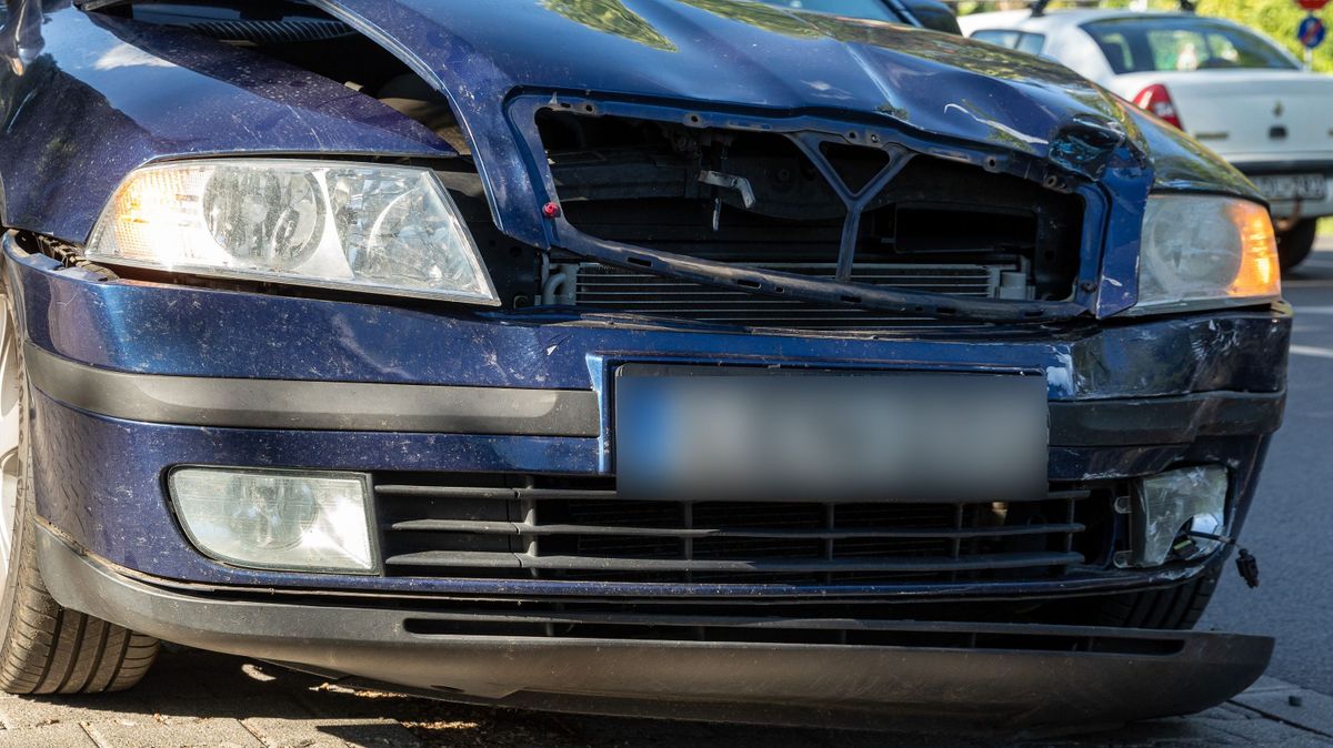 Baleset Debrecenben: két autó ütközött a Pallagi úton
