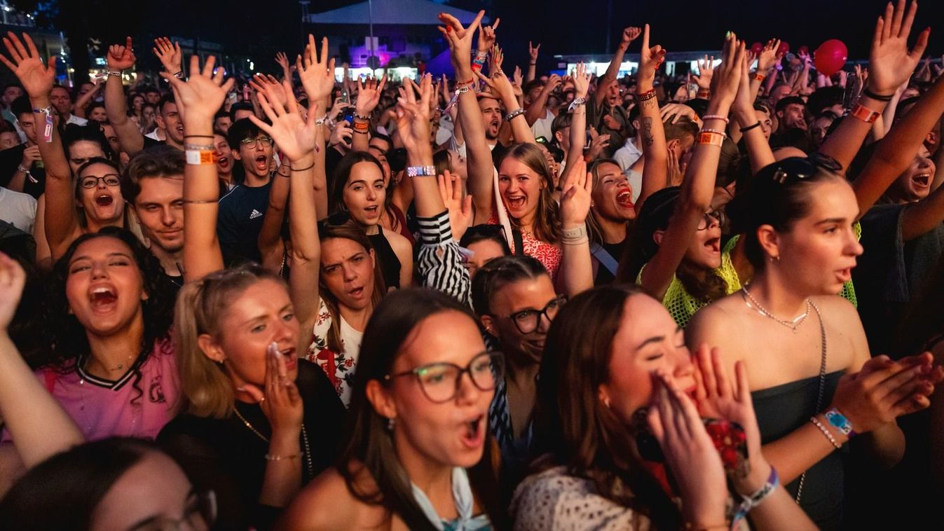Már az első nap nagyot szólt a Campuson! Rengeteg fotót hoztunk róla, keresd magad a képeken!