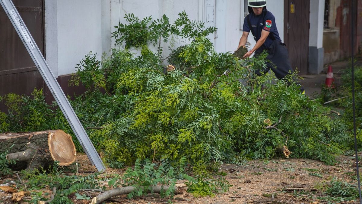 A vihar miatt még ötszáz helyre vonulnak a tűzoltók Hajdú-Biharban