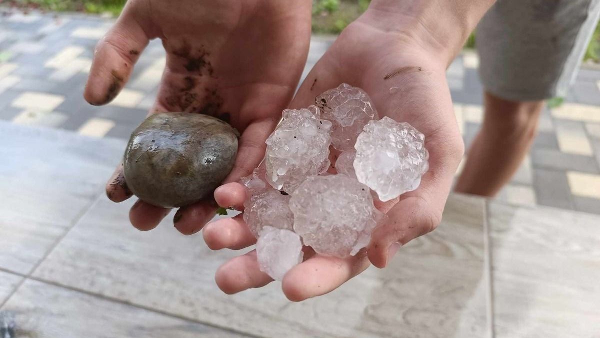 Óriási szemekben hullott a jégeső tavaly Ebesen
