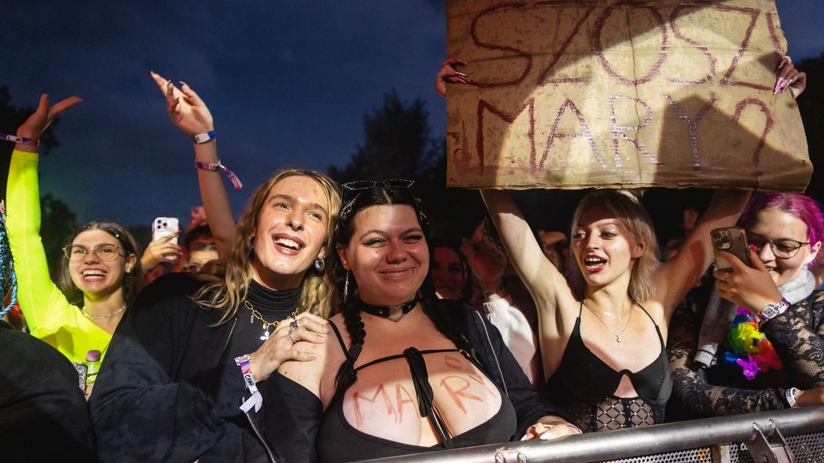 Ki szerelmes? – felvillanyozta Nótár Mary a Campus Fesztivál közönségét!