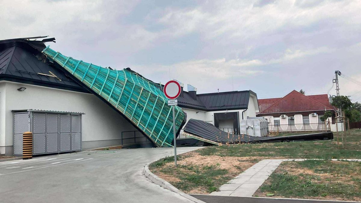Óriási károkat tett a szélvihar Hajdú-Bihar szerte több bevásárlóközpontban is