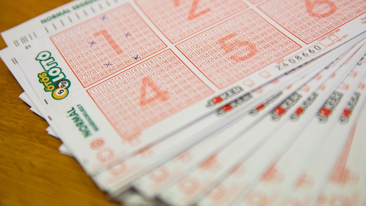 A közeli lottózóba sietett a debreceni nő, amikor váratlan dolog történt vele