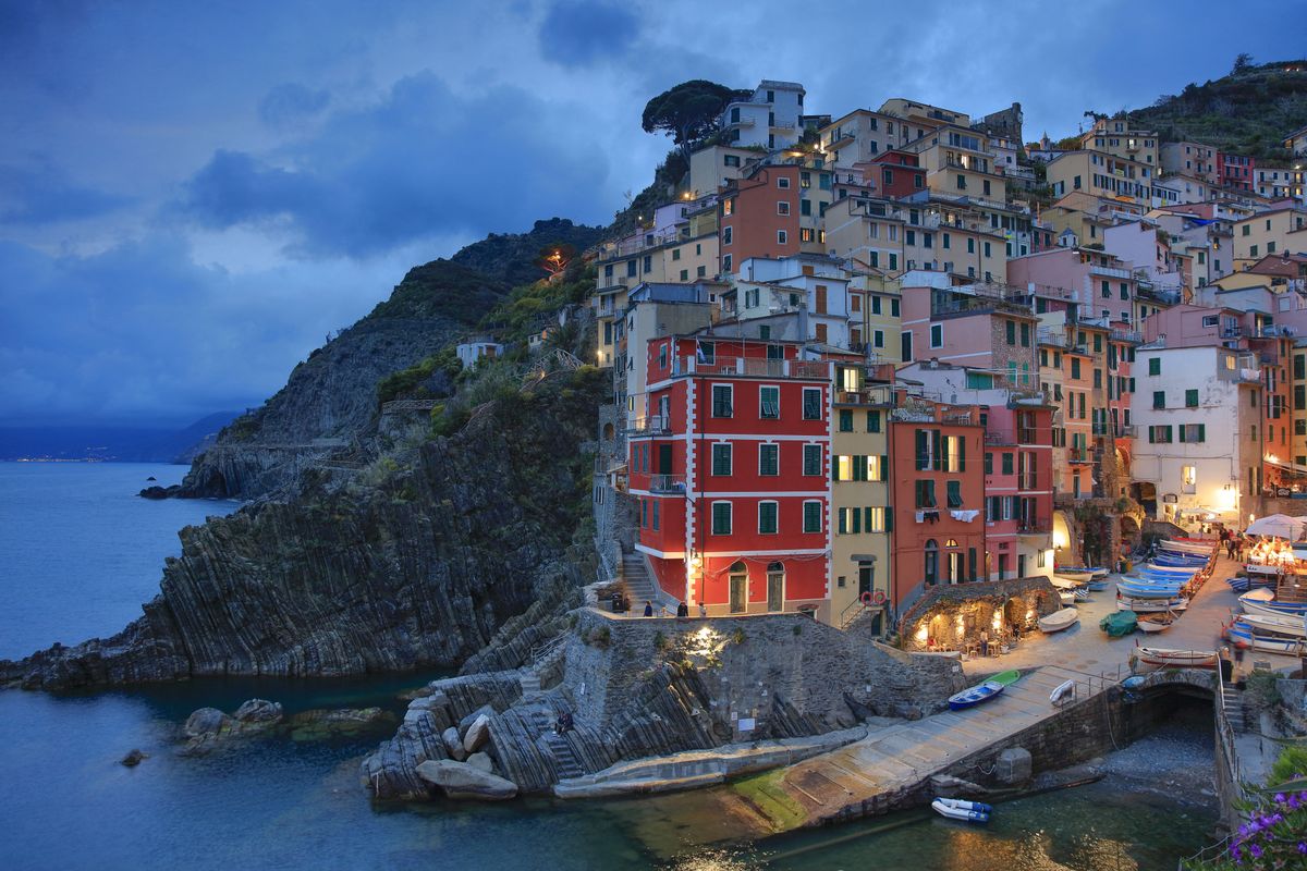 Tengerpart vonattal, Olaszország, Bécs, Cinque Terre