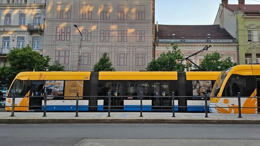 Szélvihar tombolt Debrecenben, szüneteltette a villamosok közlekedését a DKV Zrt.