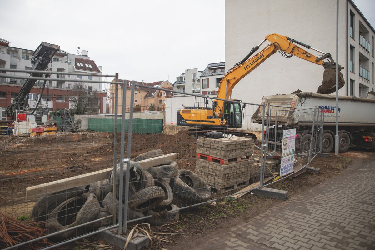 Építkezés a Bethlen utca és Jókai utca sarkán