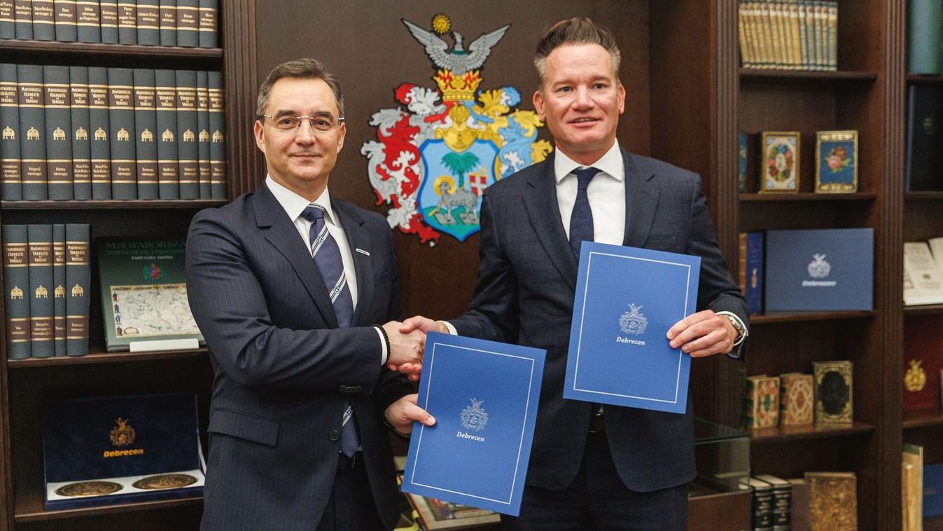 Ritka kincset ajándékozott az MBH Bank Debrecen Városának!