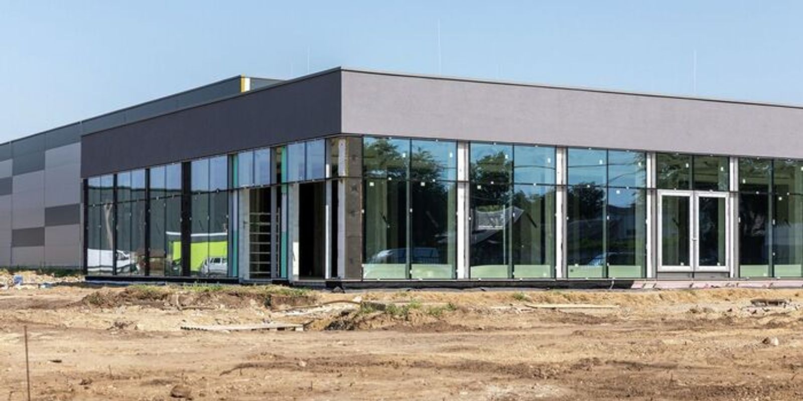 Hamarosan vége a találgatásnak és most már tényleg nyilvános lesz, mit rejt majd a méretes épület Debrecenben