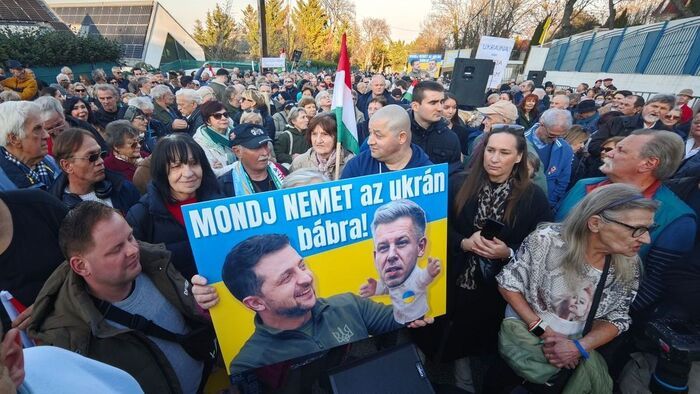 Szijjártó Péter: Zelenszkij hívja vissza a verőembereit, ő meg vegyen vissza az arcából! (videó)