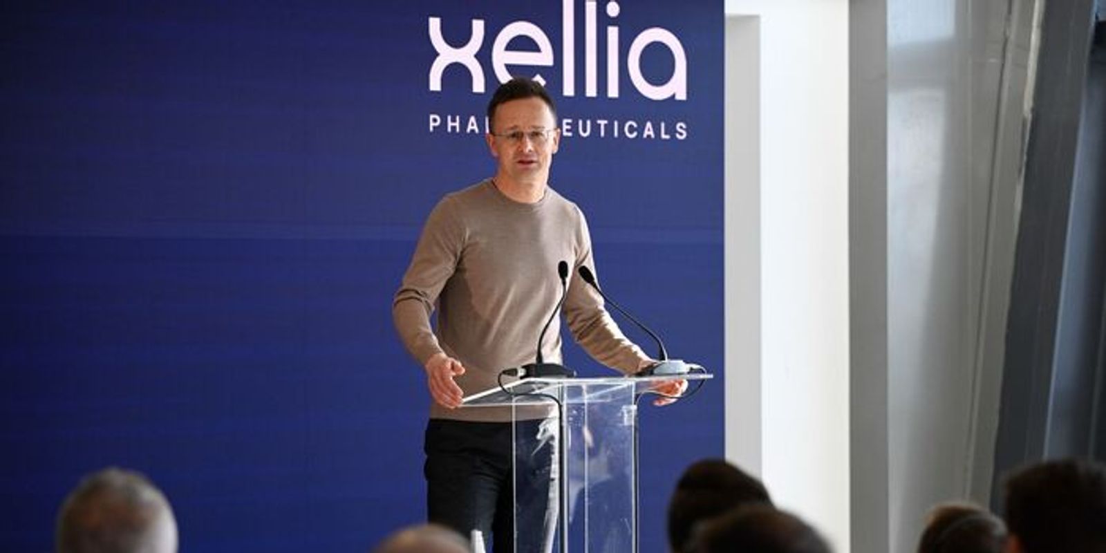 Szijjártó: automatizált gyógyszergyártó üzemet épít a Xellia Szigetszentmiklóson (videó)