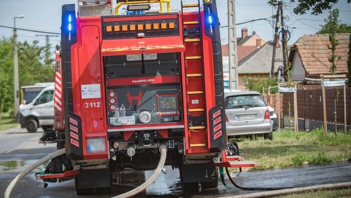 Tűz ütött ki Hajdú-Biharban, lángokban állt egy autó!
