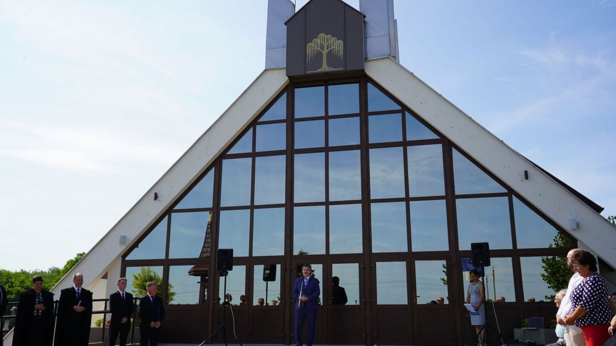 Méltó helyen vehetnek végső búcsút, megújult a létavértesi ravatalozó