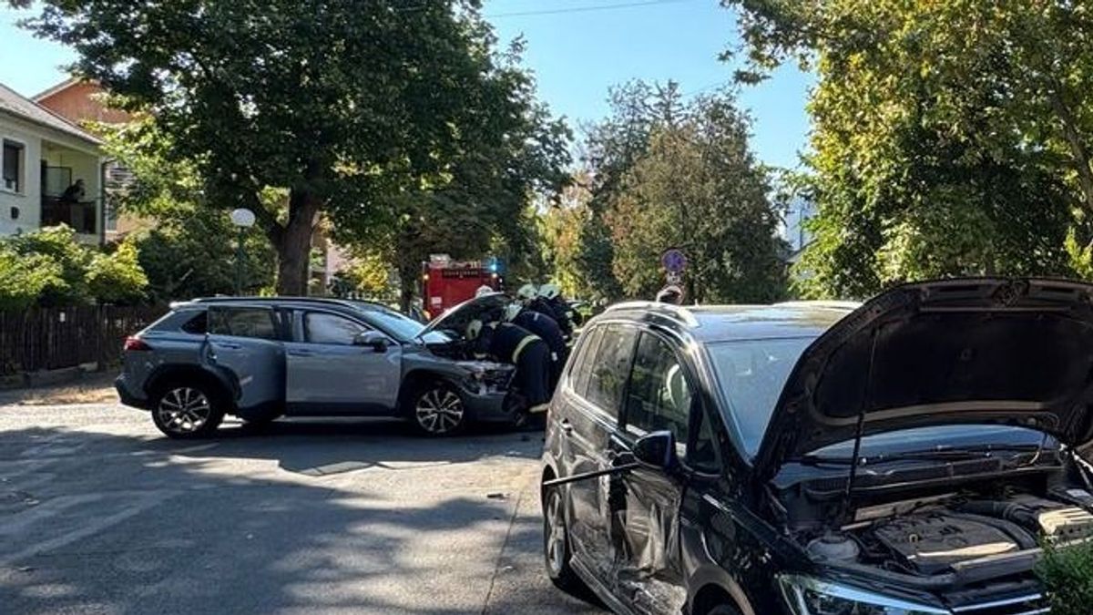 Baleset Hajdúszoboszlón: két autó ütközött, mentők és tűzoltók is a helyszínre érkeztek!