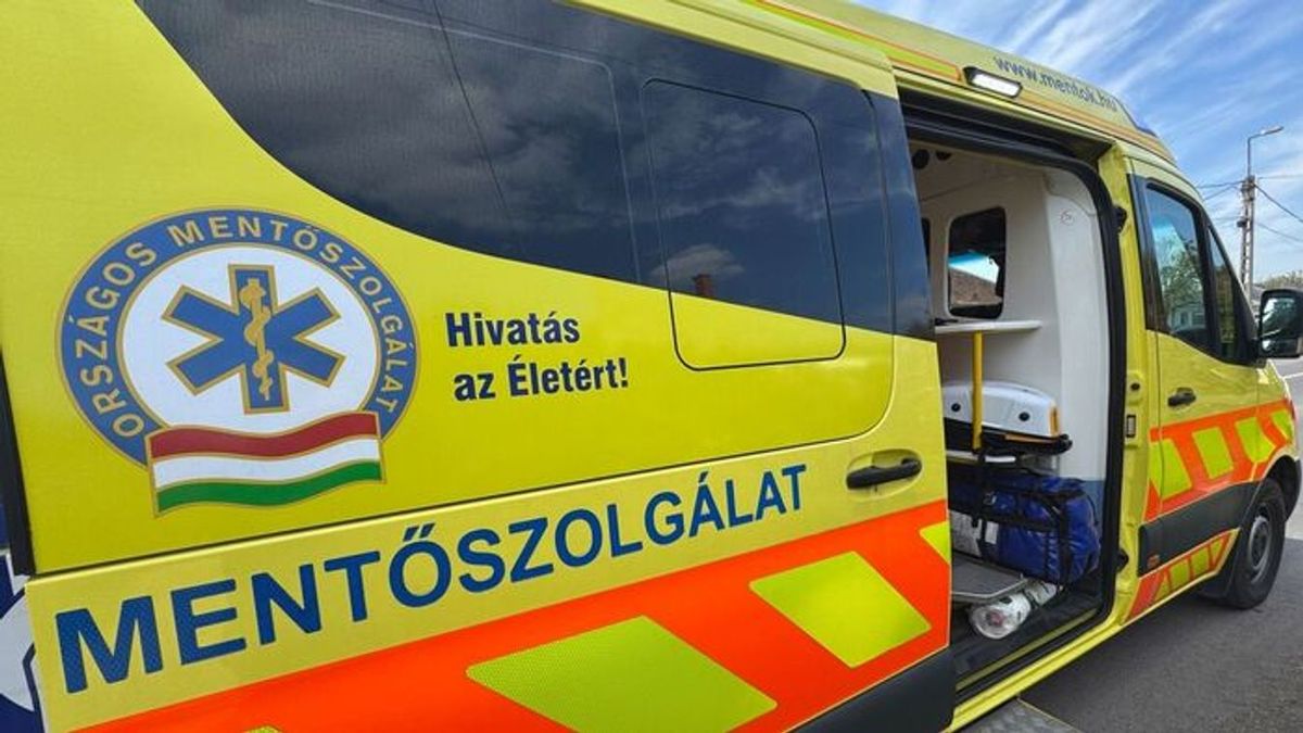 Baleset miatt teljes útlezárás Hajdú-Bihar határánál! Egy oszlop is kidőlt, mentők a helyszínen