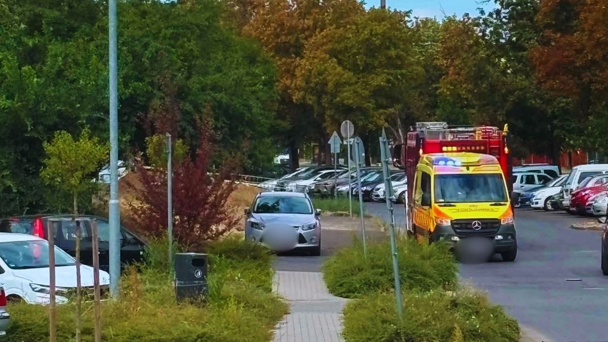 Fotókkal! Tűzoltó és mentő jelent meg egy debreceni társasháznál - megtudtuk, miért!