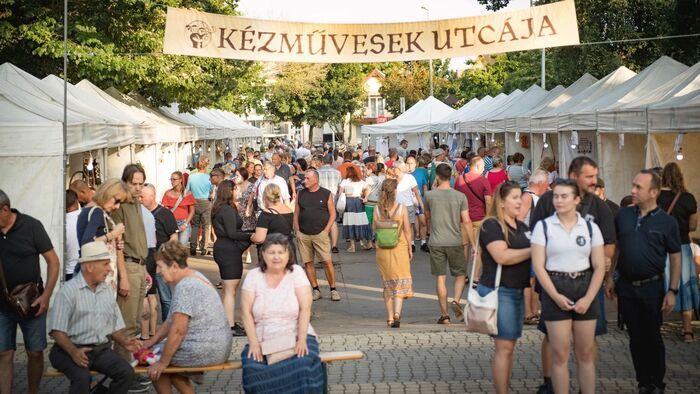 Koncertek tengerében, táncház és vásárok között fürdünk az ingyenes hétvégi programok során