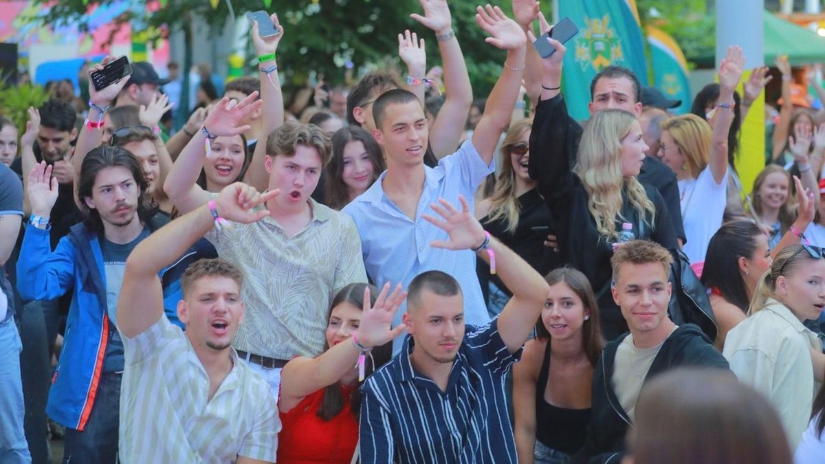 Volt, aki sírva borult édesanyja nyakába… Kihirdették a felvételi ponthatárokat – fotókkal, videóval