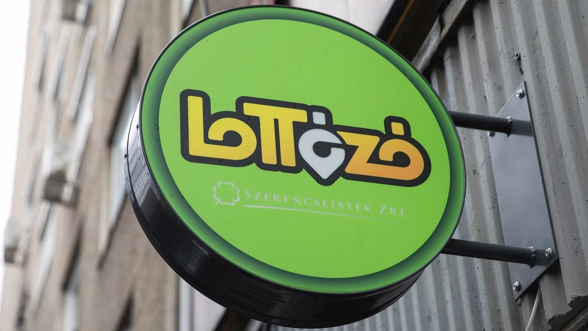 Betörtek egy hajdú-bihari lottózóba! Felfeszített ajtó, üres kassza maradt reggelre – fotókkal