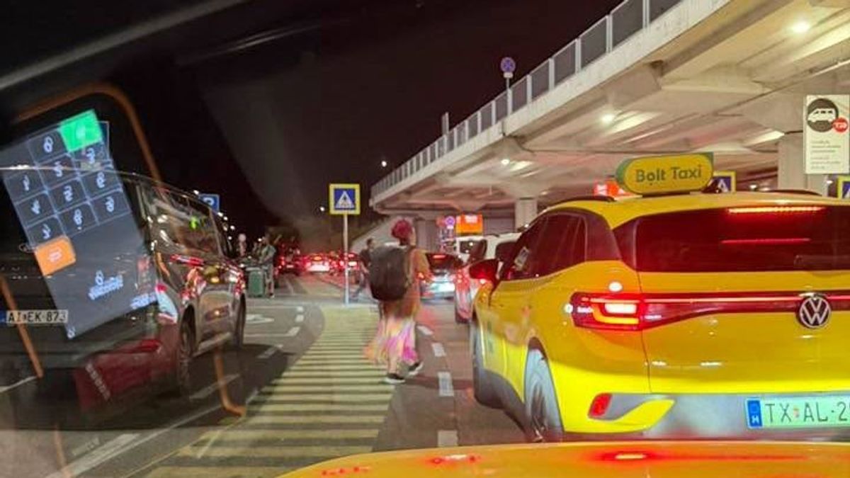 Kétezer taxis mozdult meg, mégsem változott semmi: újabb akciók jöhetnek Ferihegyen