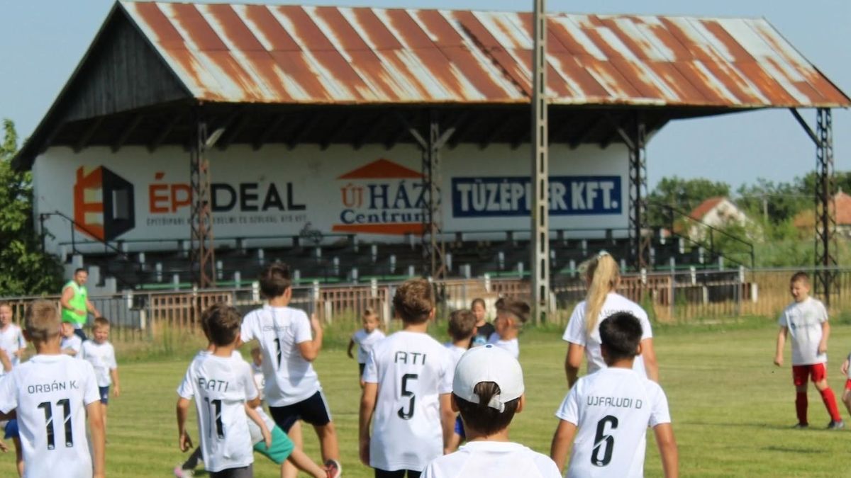 Hihetetlen! Megint rongáltak a derecskei focipályánál, de aztán jött az újabb csavar a történetben...