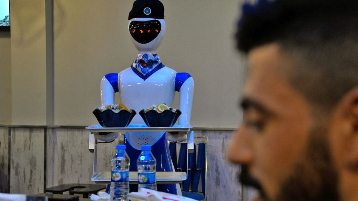 Furcsa dilemma a jövőből: megjutalmaznád a robotot, ami kiszolgált?