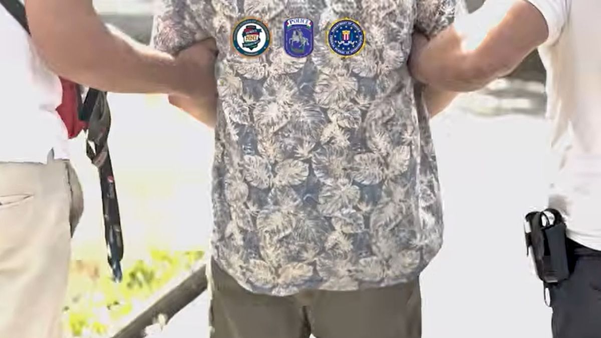 Hajdú-Biharban fogták el az FBI által is körözött férfit, 20 év keresés után kattant a bilincs – fotókkal, videóval!