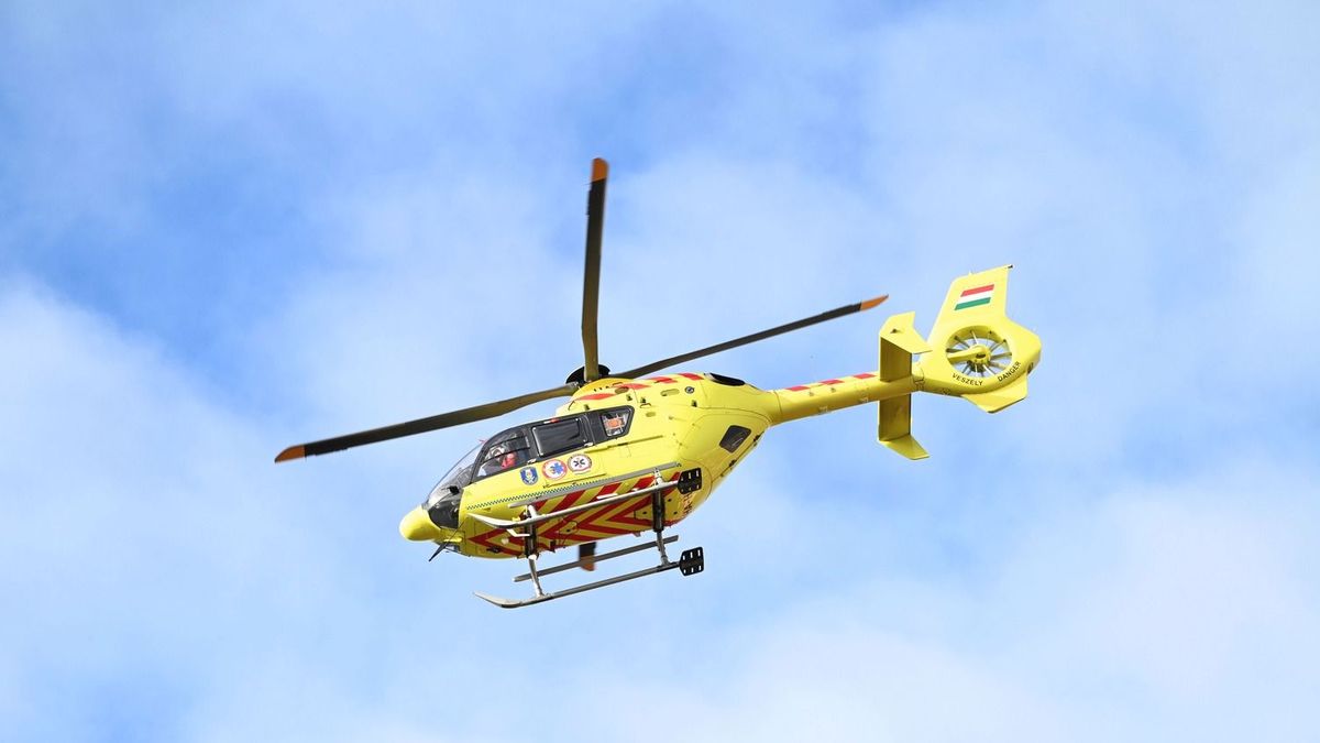 Felborult egy autó Hajdú-Biharban, mentőhelikoptert kellett riasztani