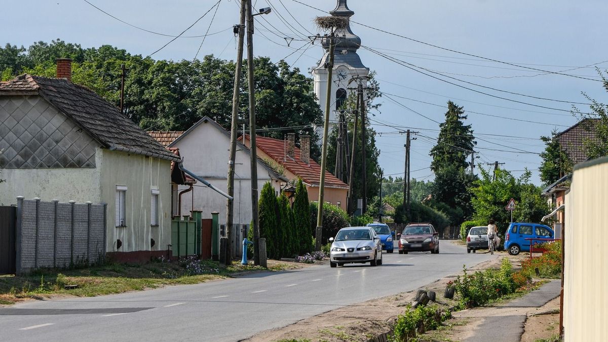 Téboly, hogy sikerült a STOP-felirat a hajdú-bihari városban, mágnesként vonzza a szemeket az aszfalt - fotóval!