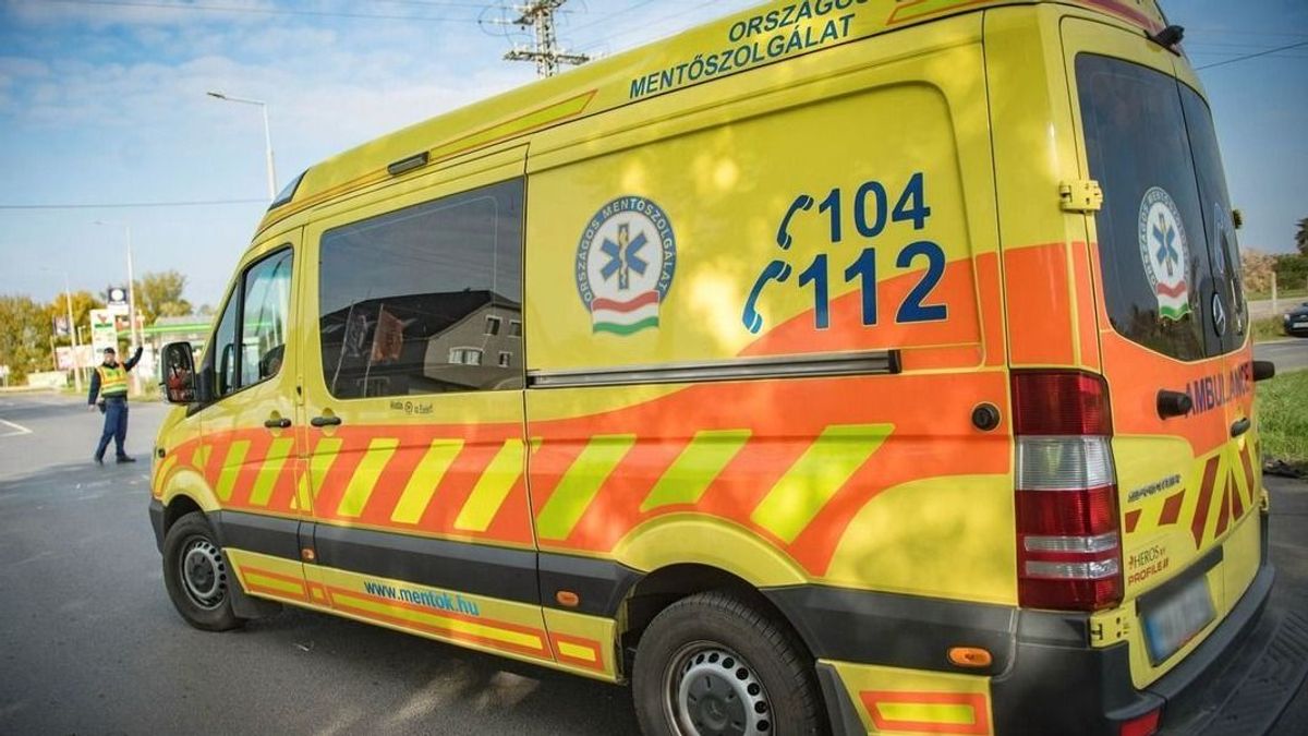 Baleset a 4-es főúton: két autó és kisteherautó ütközött, lezárták az utat!