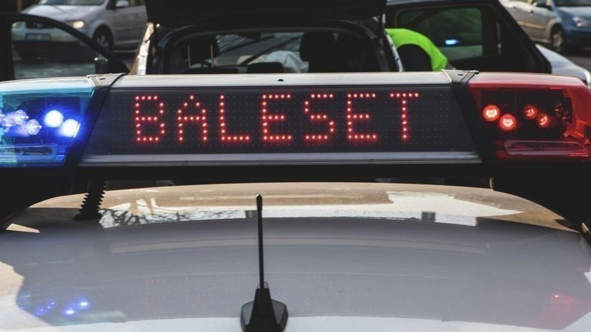 Hatalmas baleset Hajdú-Biharban: egy, kamion, egy kisbusz és két autó ütközött, 13 személy az érintett!