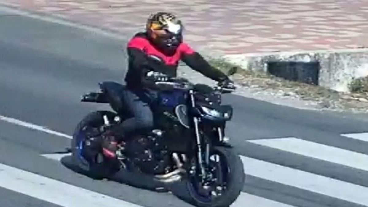 Telibe verte a szélvédőt a hajdú-bihari motoros, az autósnak esélye sem volt? - fotókkal!