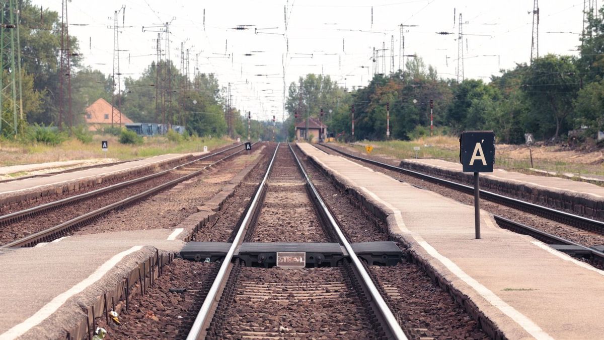 Pokoli hőség lassítja a vonatokat: több vidéki vasútvonalon is késések jöhetnek