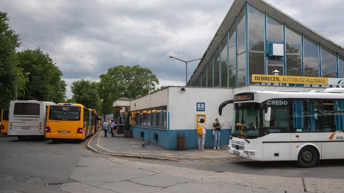 Nagy változások a hajdú-bihari buszok menetrendjében! – Ez megszűnik, az hamarabb indul, de mentesítő járatok is lesznek!