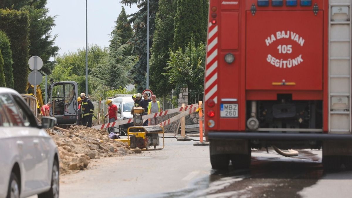 Ömlik a gáz egy elvágott vezetékből Berettyóújfaluban lezárták a 47-es főutat!